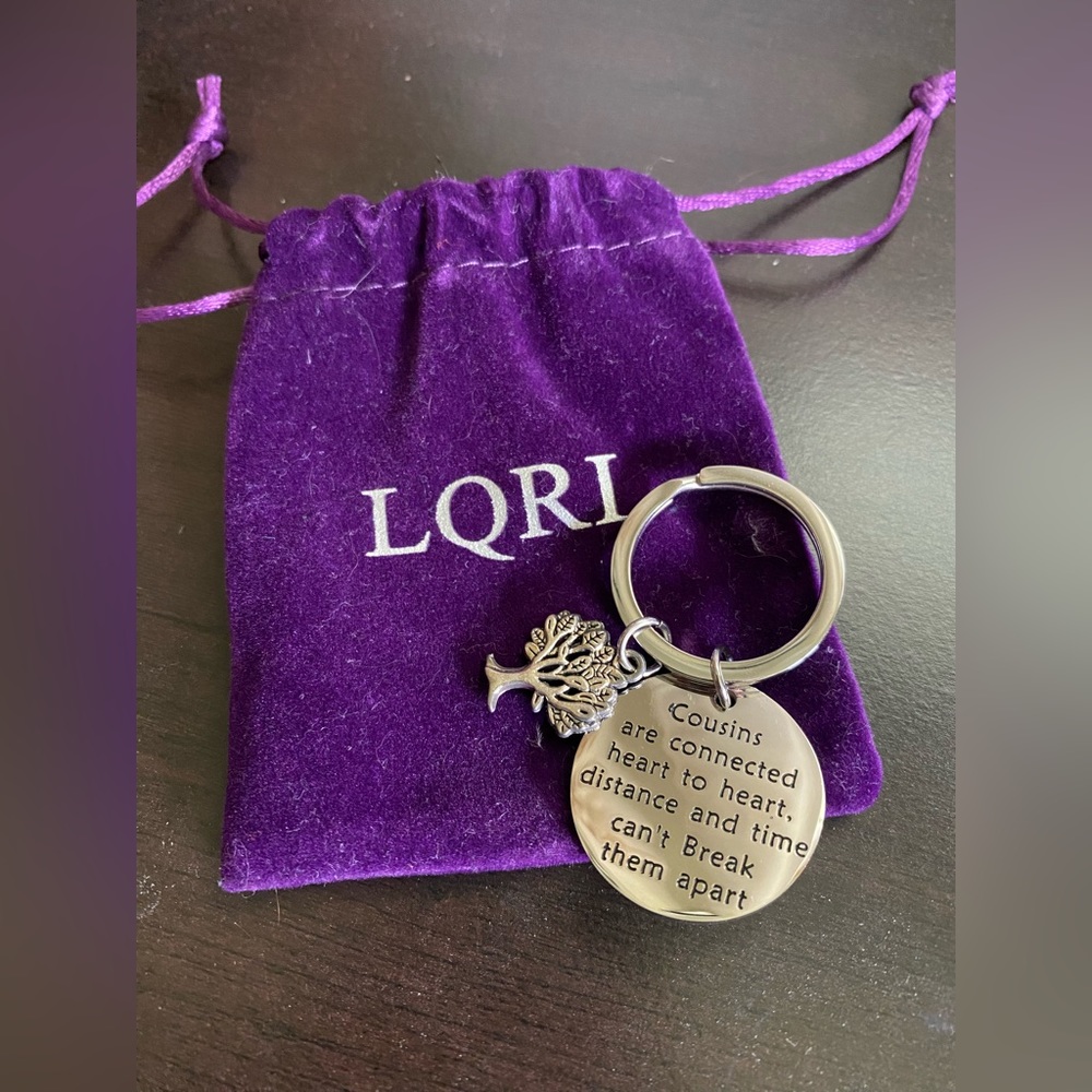 LQRI NWOT Silver Tree “Cousin” Keychain / Key Holder